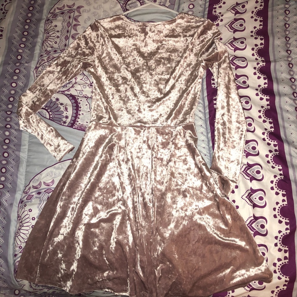 Velvet Dress - Picture 3 of 3